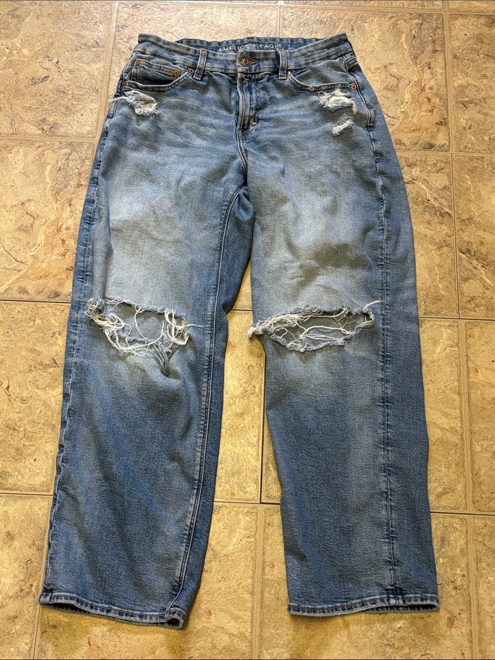 American Eagle Women’s Size 10 Curvy Straight Distressed Blue Jeans